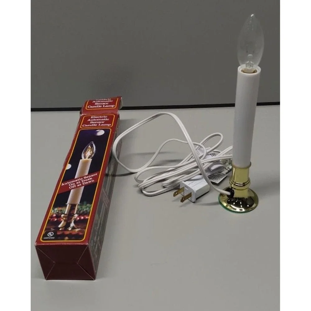 Electric Automatic‎ Sensor Window Candle Lamp Brass Base On at Dusk Off at Dawn